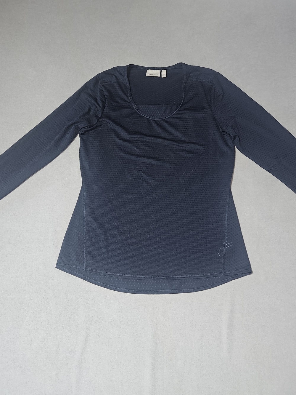 Athleta Navy Long-Sleeve Performance Scoop Neck Top